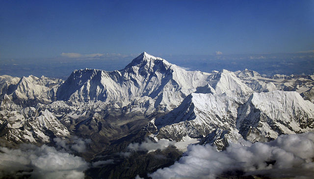 640px-Mount_Everest_as_seen_from_Drukair2